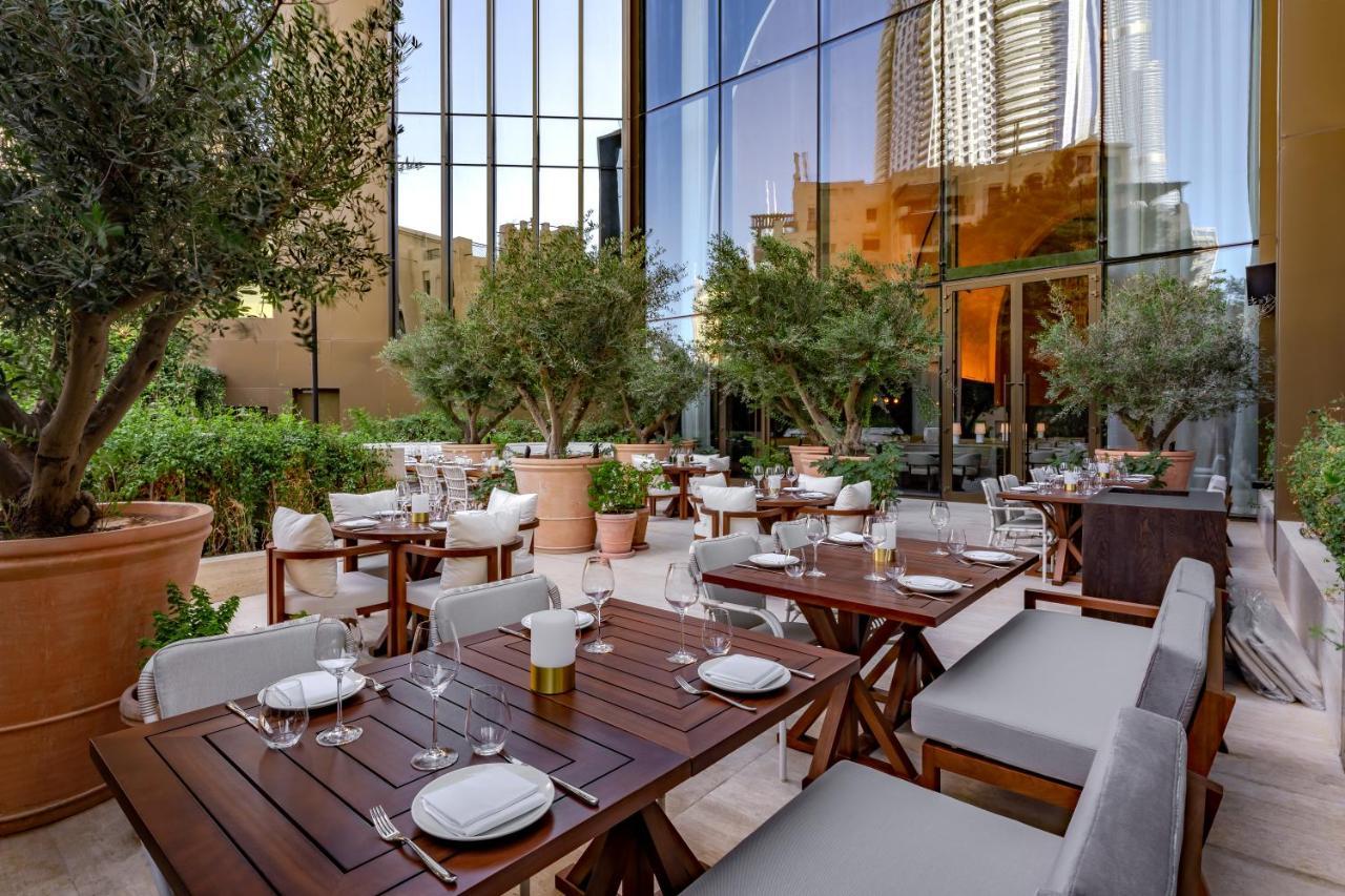 The Dubai Edition エクステリア 写真 The patio at the restaurant