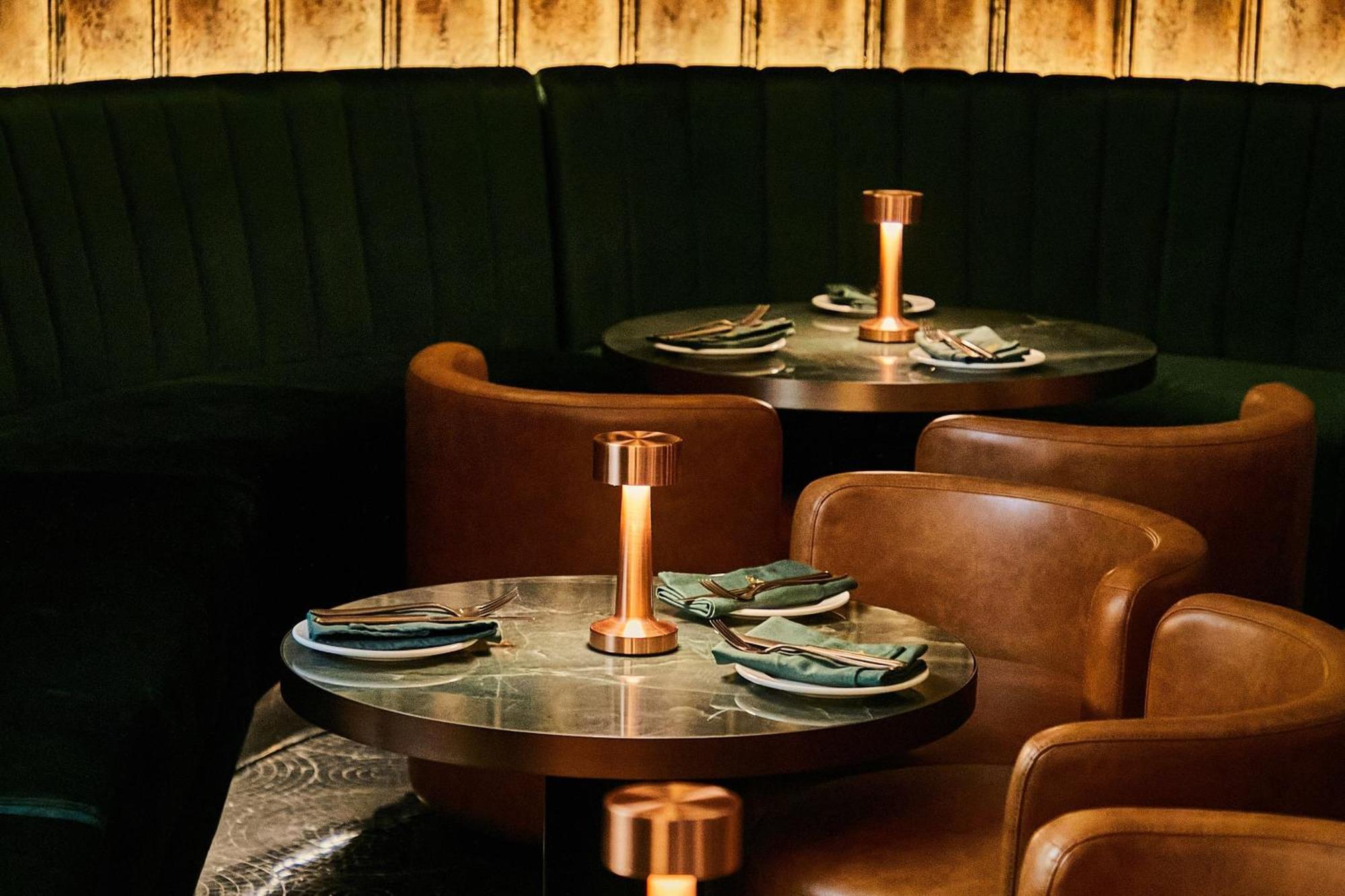 The Dubai Edition エクステリア 写真 Interior of the restaurant